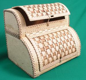 Двухъярусная деревянная хлебница фото